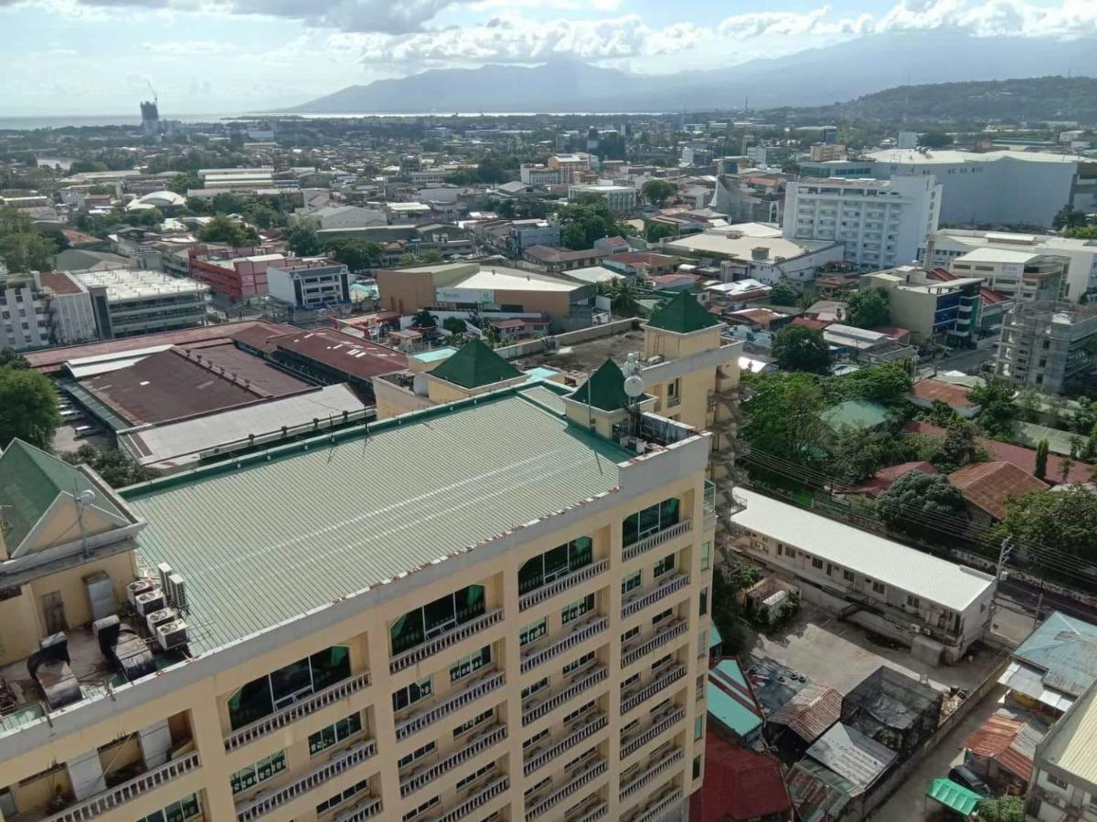 Ferienwohnung Avida Towers Davao Stadt Exterior foto